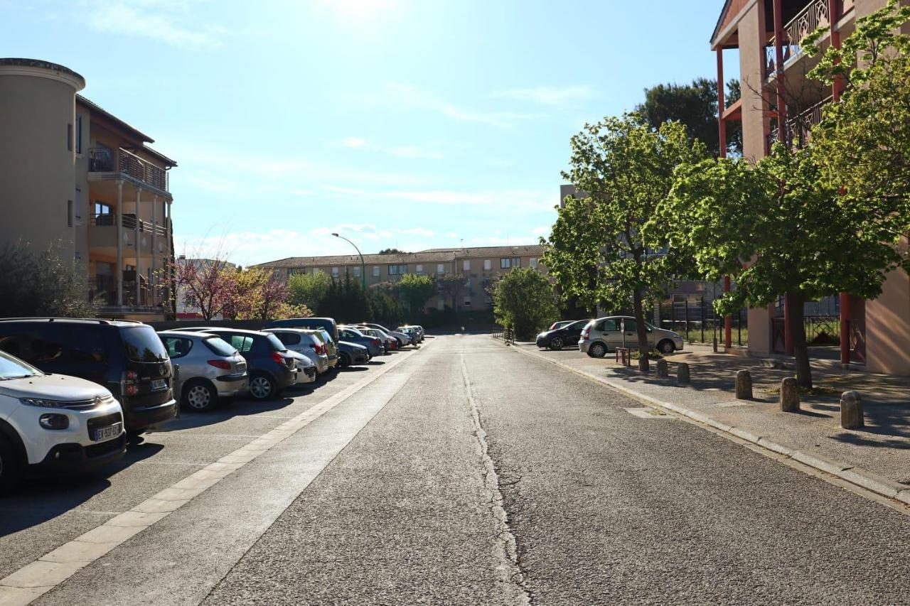 Appartamento Uzes Centre La Terrasse Des Capucines Avec Garage Privee Esterno foto